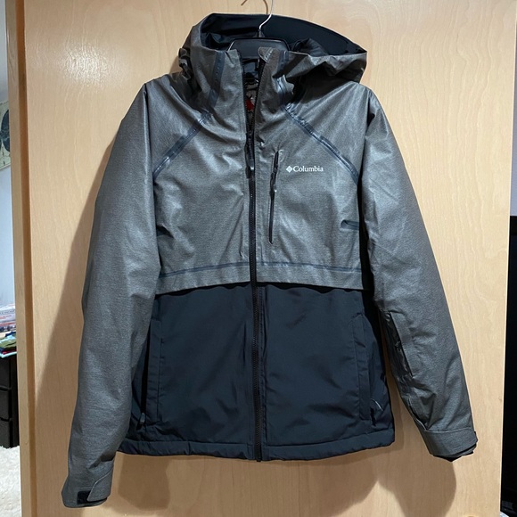 Columbia Jackets & Blazers - Columbia jacket (perfect condition)